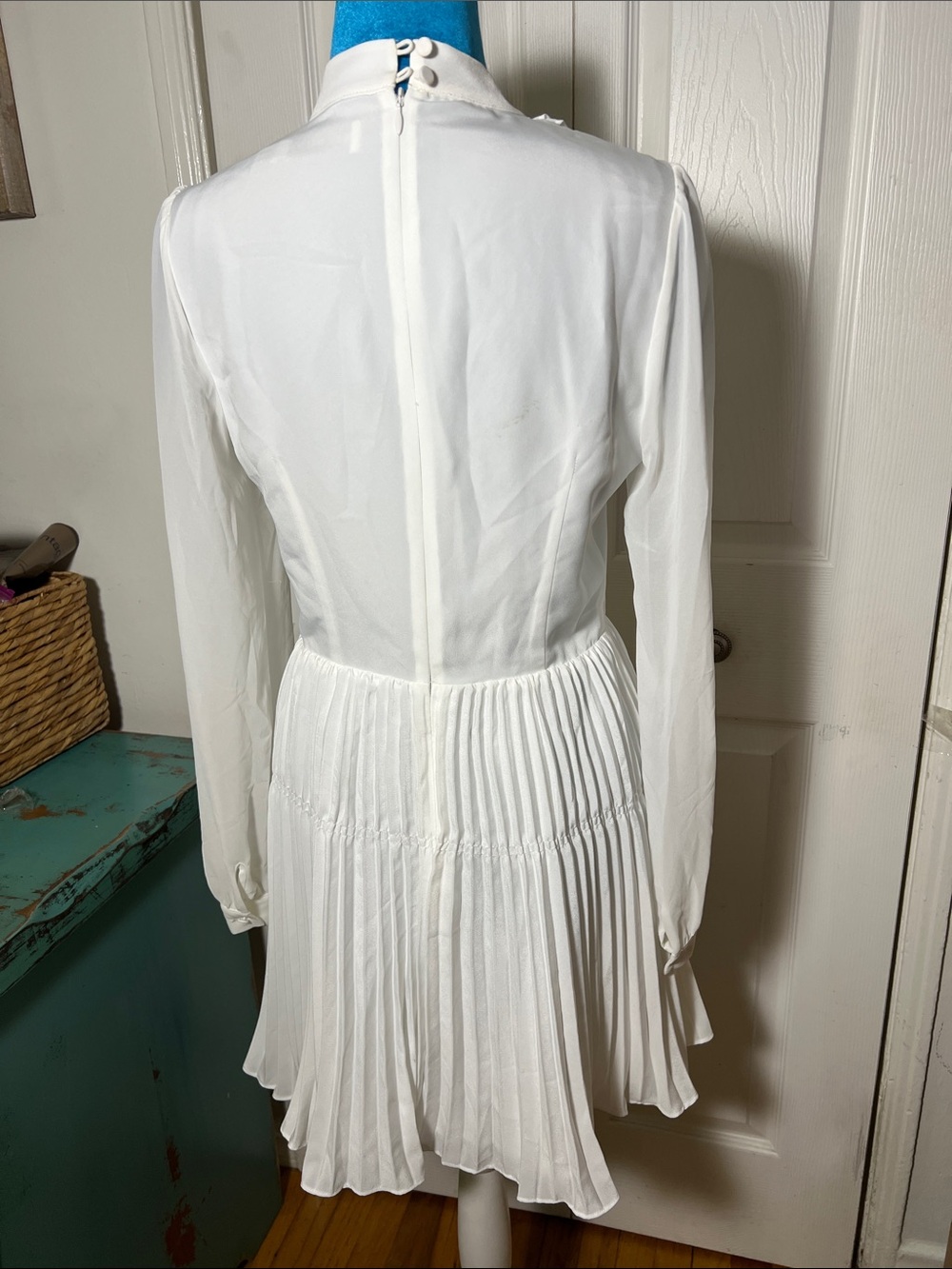 Self Portrait Ivory Ruffled Bib Mini Dress Women’s 6 - Picture 5 of 8